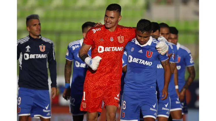 Cristóbal Campos recibe visita de delegación de Universidad de Chile.