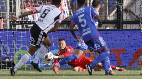 Cristóbal Campos disputó el Superclásico de la primera rueda en 2023. (Foto: Felipe Zanca/Photosport)