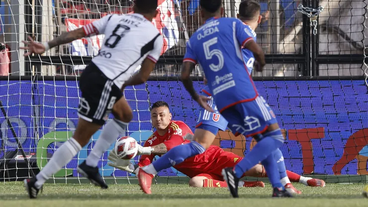 Cristóbal Campos disputó el Superclásico de la primera rueda en 2023. (Foto: Felipe Zanca/Photosport)