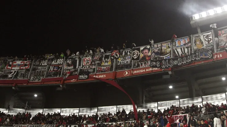 Buenos Aires prohíbe a los hinchas de Colo Colo. (Foto: Fotobairesarg/Photosport)