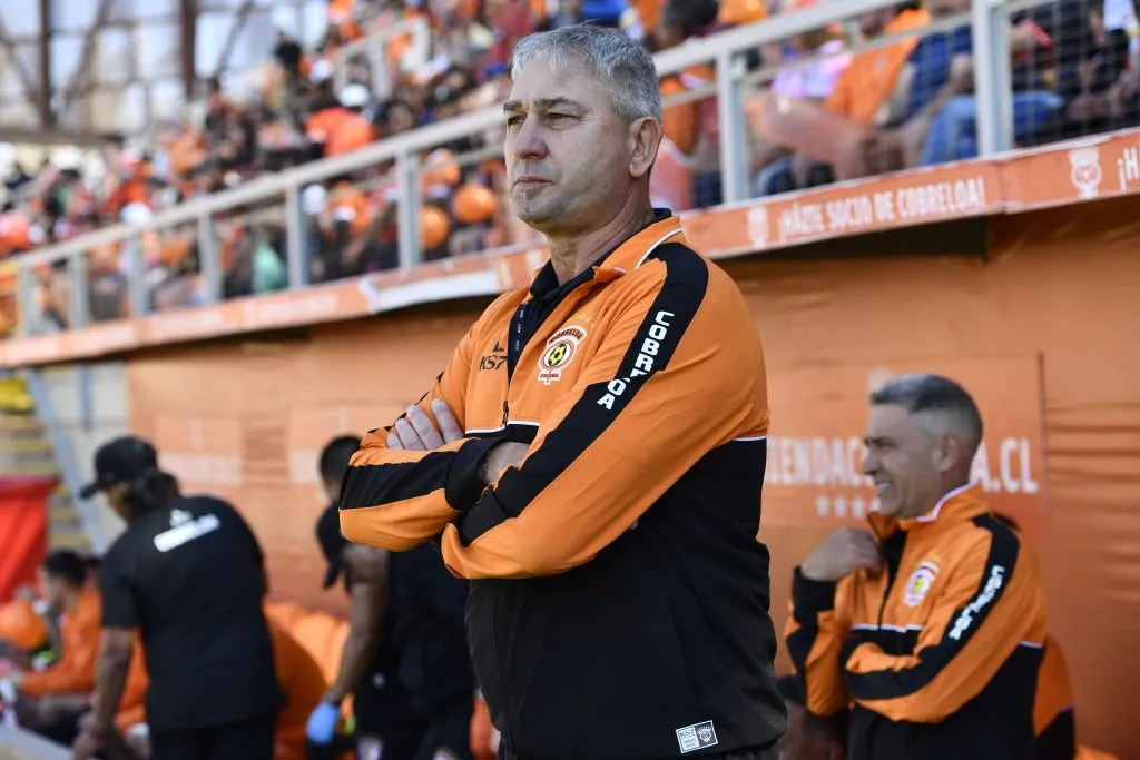 Dalcio Giovagnoli reveló que Javier Parraguez se resintió de molestia física. (Foto: Photosport)