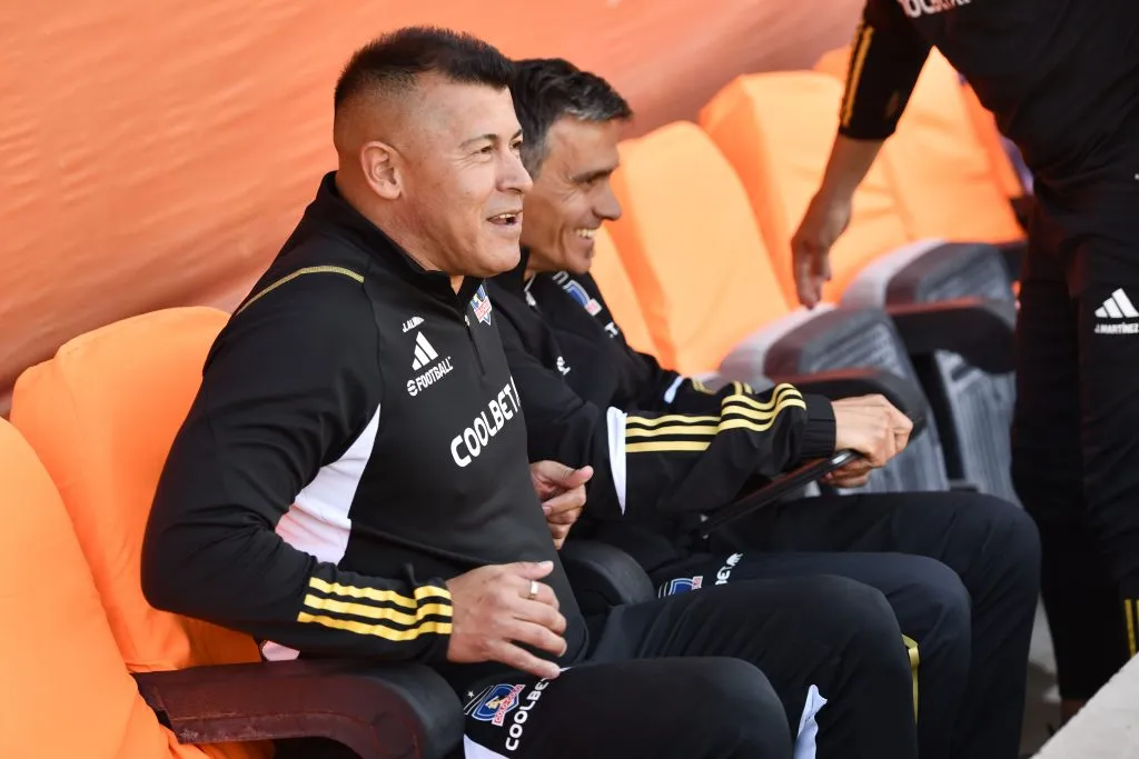 Jorfe Almirón celebró con Colo Colo en el Estadio Zorros del Desierto. (Foto: Pedro Tapia/Photosport)