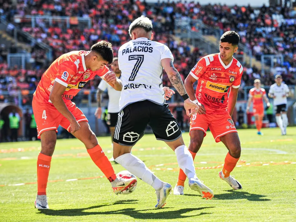 Cobreloa no pudo ante Colo Colo en el Zorros del Desierto (Foto: Photosport)