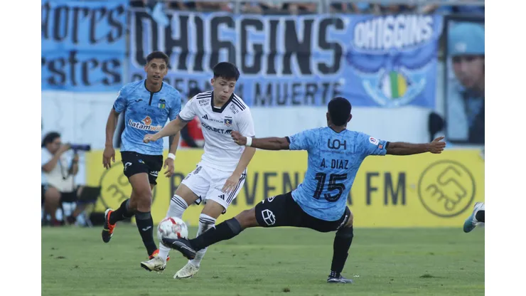 Leandro Hernández le da una gran ayuda a Colo Colo para cumplir los minutos Sub 21. (Foto: Photosport)