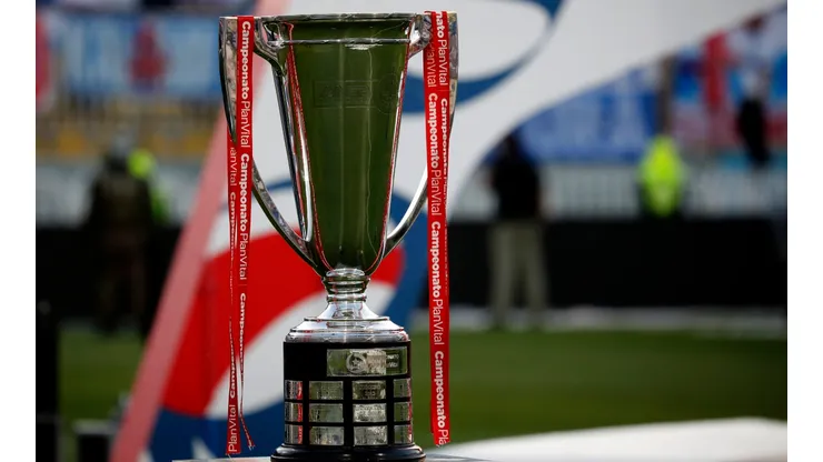 Colo Colo podría recibir el trofeo de campeón el domingo. (Foto: Photosport)