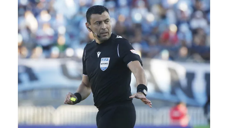 Roberto Tobar confirma que le solicitaron consignar lo de Víctor Vidal al árbitro, Héctor Jona. (Foto: Photosport)