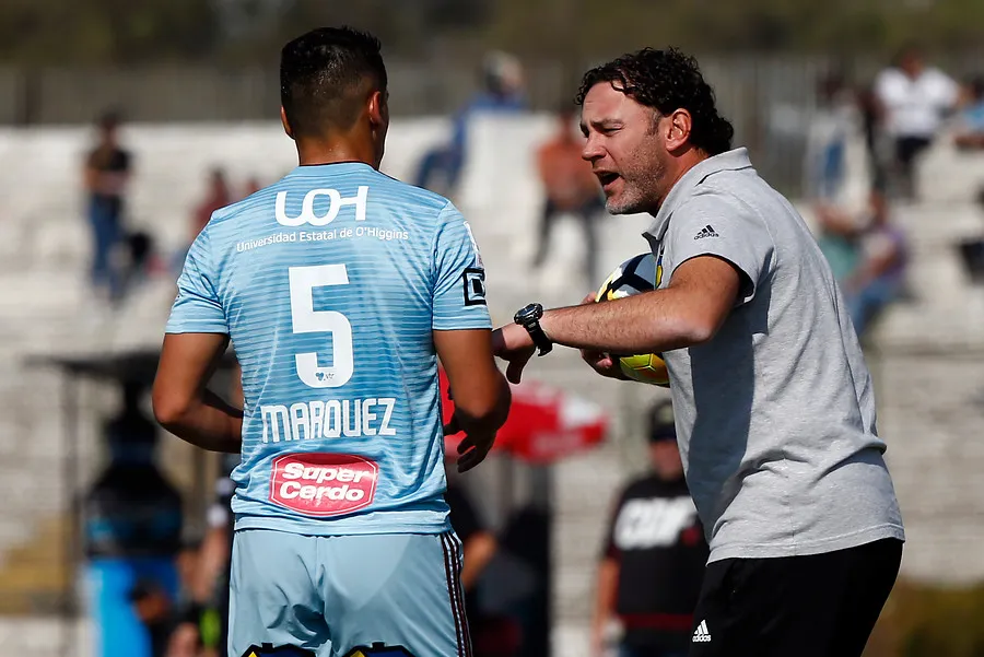 Milito dirigiendo a O’Higgins (Photosport)