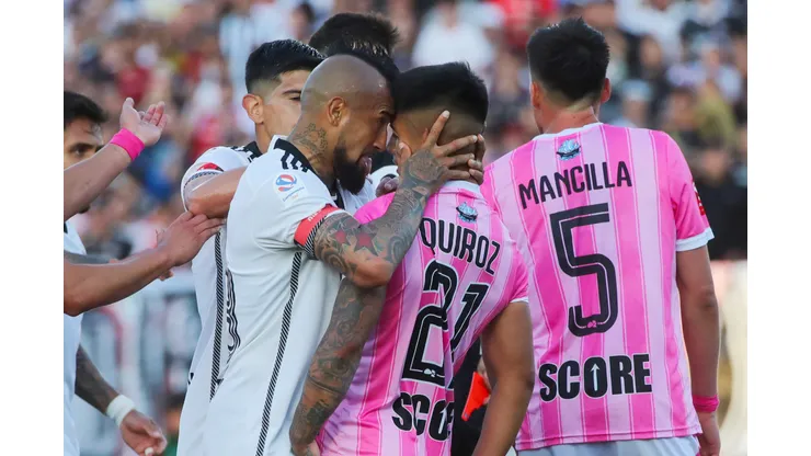 Arturo Vidal recibió tarjeta roja en partido de Colo Colo ante Magallanes. (Foto: Photosport)