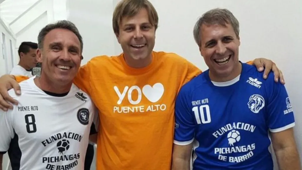 El alcalde de Puente Alto, fan del fútbol y del Cácique (Twitter/X)