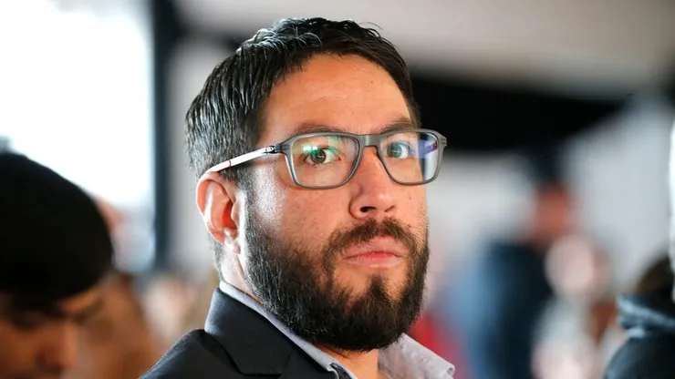 Matías Camacho salió de un largo silencio.