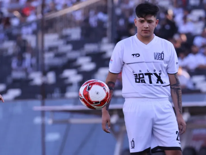 Arrasa con su nuevo álbum y es el regalón de los futbolistas chilenos