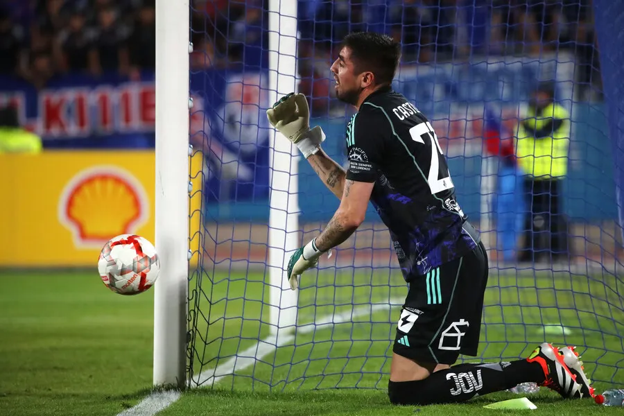 Gabriel Castellón es uno de los tres jugadores azules que están en capilla (Photosport)