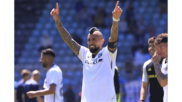 Arturo Vidal renovará con Colo Colo.