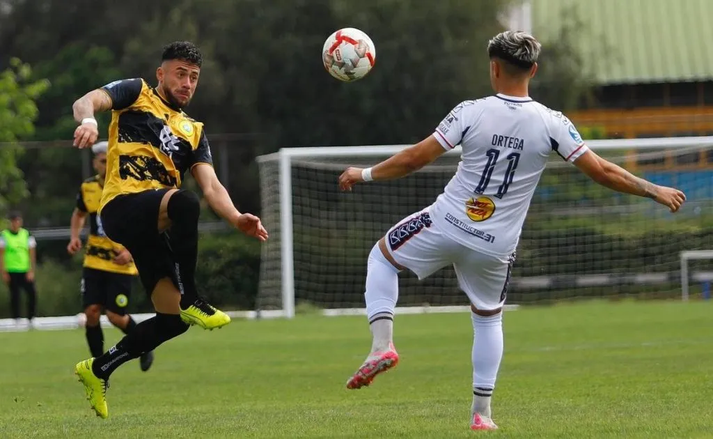 Lautaro luchó, pero no pudo cambiar su suerte. Se van a la Tercera A (Prensa Lautaro de Buin)