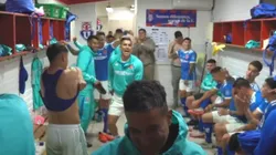El momento de la cómica petición del plantel de Universidad de Chile.