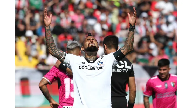 La alegría de Arturo Vidal en Colo Colo.