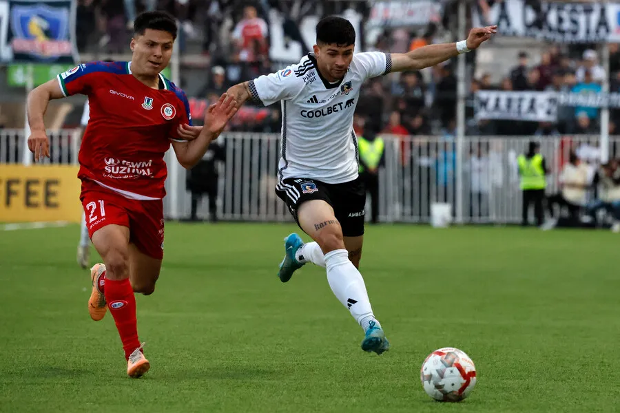 Riquelme no hizo buen partido ante Palestino. | Foto: Photosport