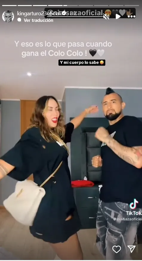 Arturo Vidal muestra sus pasos de baile junto a su pareja, Sonia Isaza.