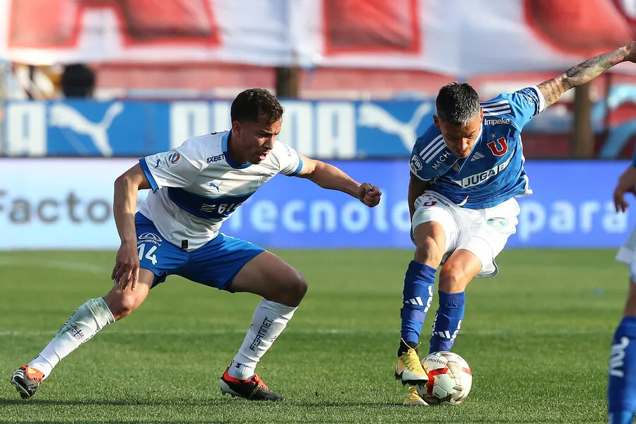 Aránguiz fue la figura de la U ante la UC. | Foto: Photosport