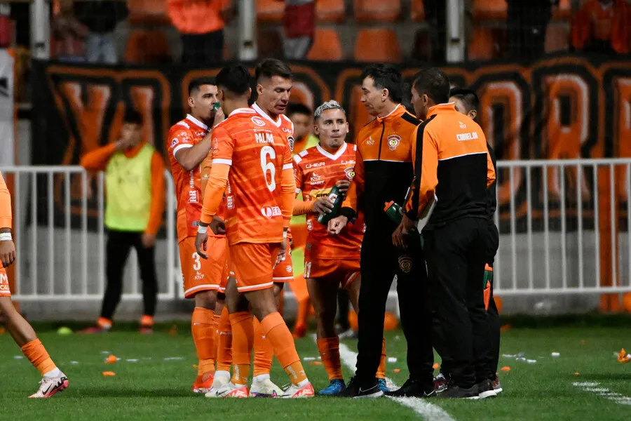 Cobreloa quiere los tres puntos ante Copiapó | Foto: Photosport