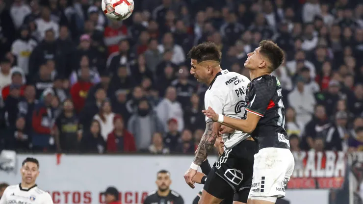 Futbol, Colo Colo vs Palestino. Fecha 13, Campeonato Nacional 2024. El jugador de Colo Colo Guillermo Paiva, izquierda, convierte su gol contra Palestino durante el partido de primera division disputado en el estadio Monumental en Santiago, Chile. 19/05/2024 Jonnathan Oyarzun/Photosport Football, Colo Colo vs Palestino. 13th turn, 2024 National Championship. Colo Colo's player Guillermo Paiva, left, scores his goal against Palestino during the first division match held at the Monumental stadium in Santiago, Chile. 19/05/2024 Jonnathan Oyarzun/Photosport