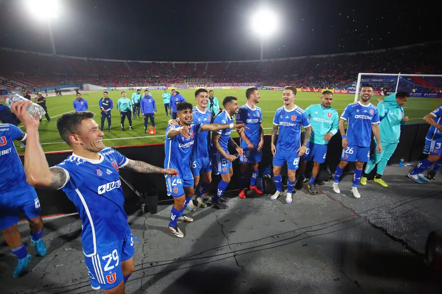 Gorosito llenó de elogios a Aránguiz | Foto: Photosport
