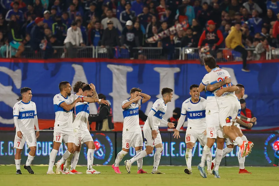 La UC venció a la U en la primera rueda | Foto: Photosport