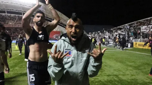 Arturo Vidal canta canción de la hinchada del Cacique. (Foto: Photosport)