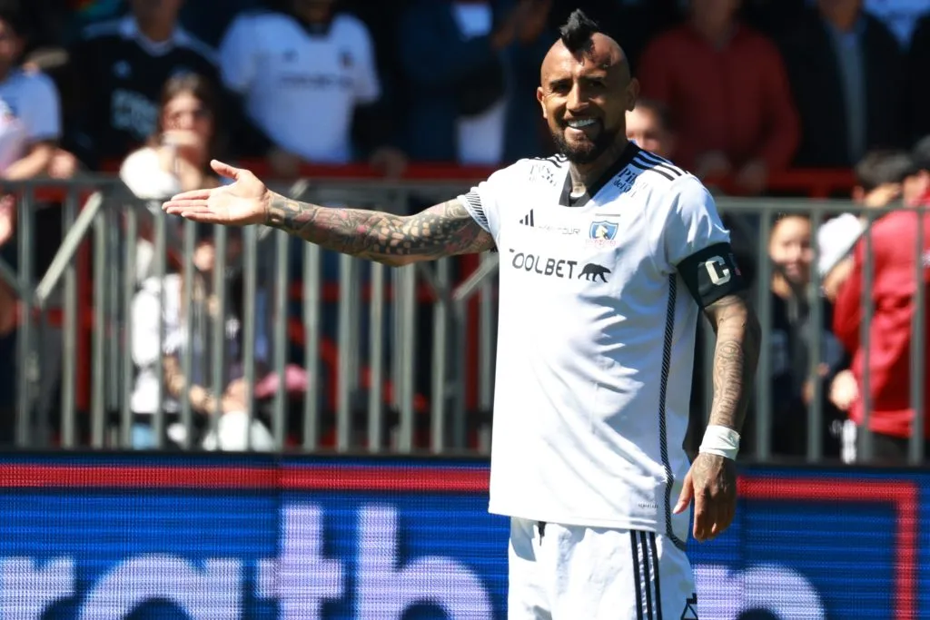 Arturo Vidal es uno de los jugadores que está al borde de la suspensión en Colo Colo. (Foto: Eduardo Fortes/Photosport)