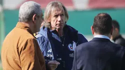 Pablo Milad menciona que debe conversar con Ricardo Gareca. (Foto: Photosport)