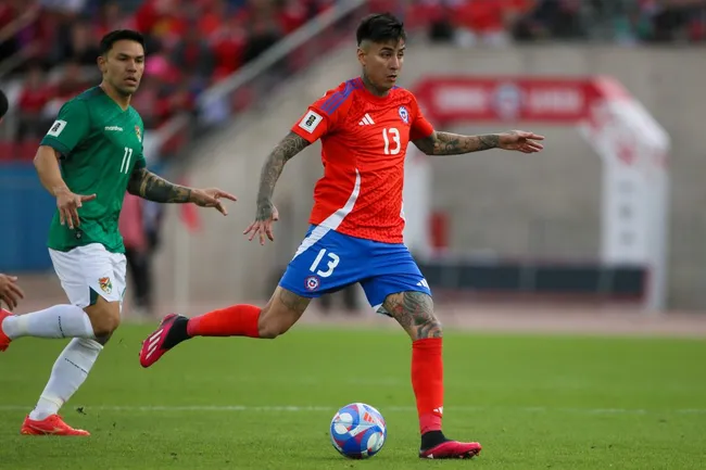 Erick Pulgar es la gran sorpresa en la formación de La Roja. Entró en desmedro de Esteban Pavez (cuadro de neumonía).