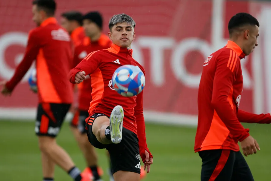 Maxi Guerrero será quien porte la número 9 (Photosport)