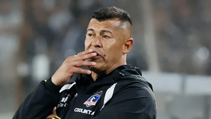 Almirón prepara al equipo para el partido de mañana.