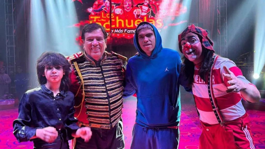 Esta es la fotografía que subió el circo de Los Tachuelas junto a Carlos Palacios.