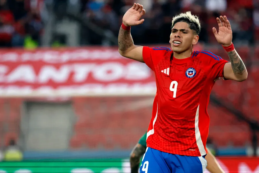 La marginación de Palacios sigue siendo tema | Foto: Photosport