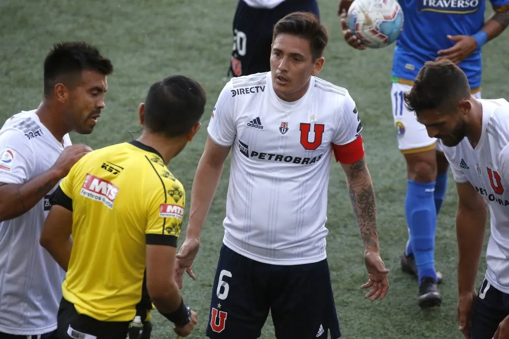 Matías Rodríguez portando la jineta de capitán de Universidad de Chile | FOTO: Jonnathan Oyarzun/Photosport
