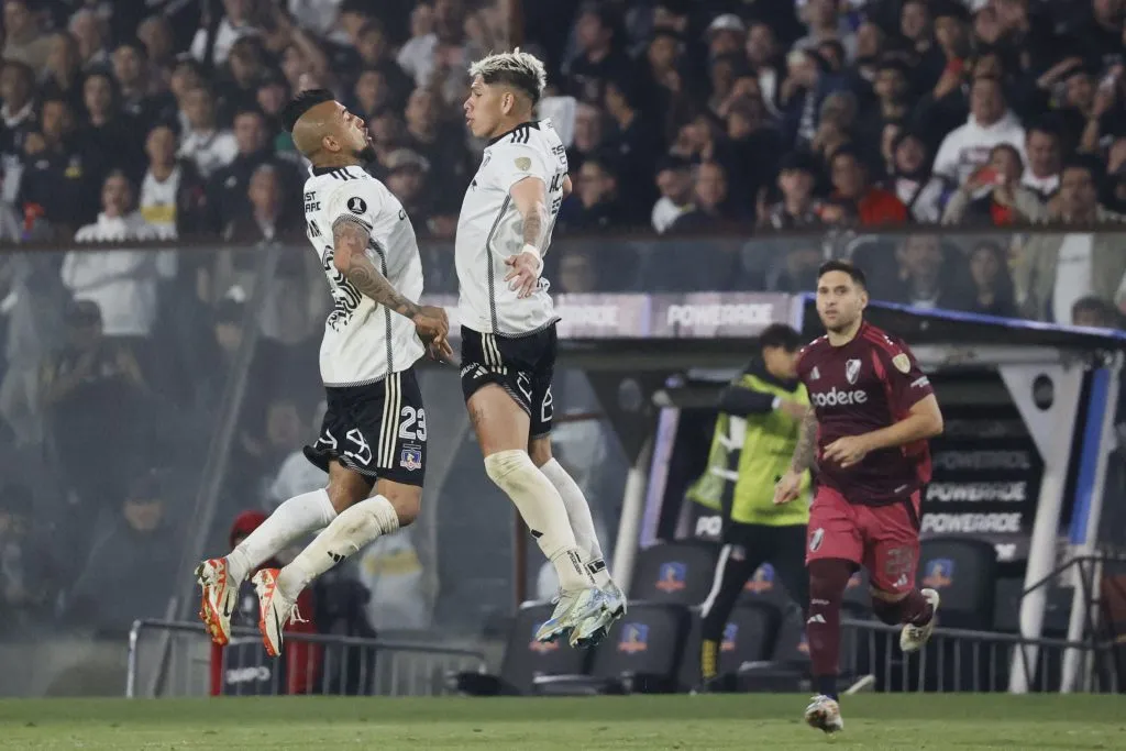 Arturo Vidal defendió a Carlos Palacios tras su polémica en La Roja.