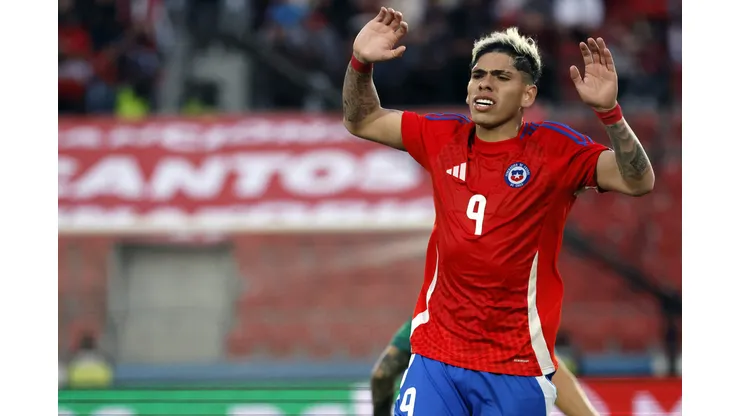 Carlos Palacios le comunicó a Ricardo Gareca de su salida de La Roja. (Foto: Photosport)