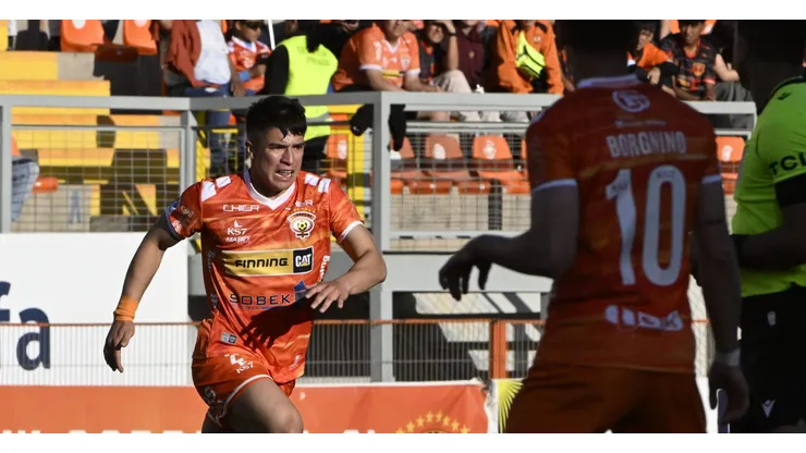 Reportan que jugador de Cobreloa chocó y se dio a la fuga (Foto: Pedro Tapia/Photosport)