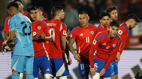 Los tres jugadores de 'La Roja' que están entre algodones pensando en Colombia