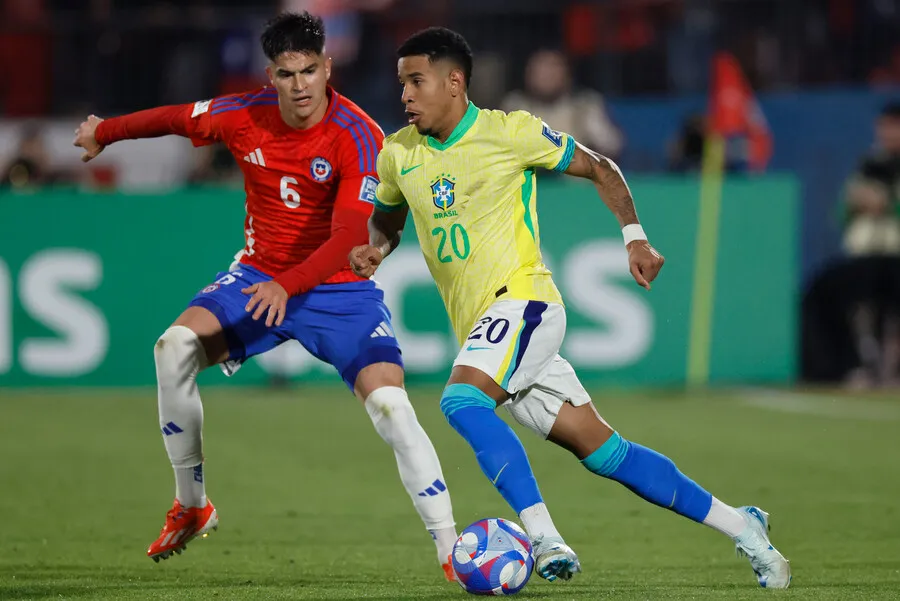 Véliz cargó contra Galdames. | Foto: Photosport