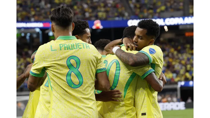 La formación de Brasil para visitar a La Roja.