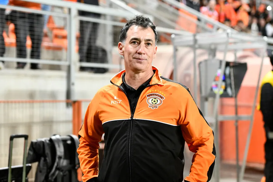 Bravo sufre por partida triple en Cobreloa | Foto: Photosport