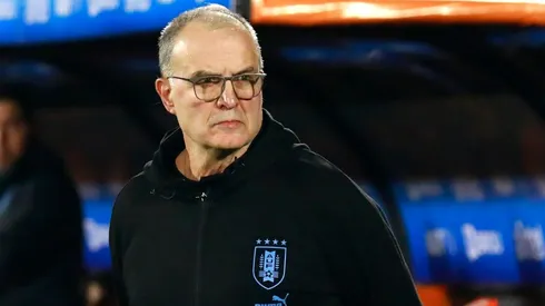 Marcelo Bielsa causa gran sorpresa en Uruguay por nominar a joven promesa de 17 años.
