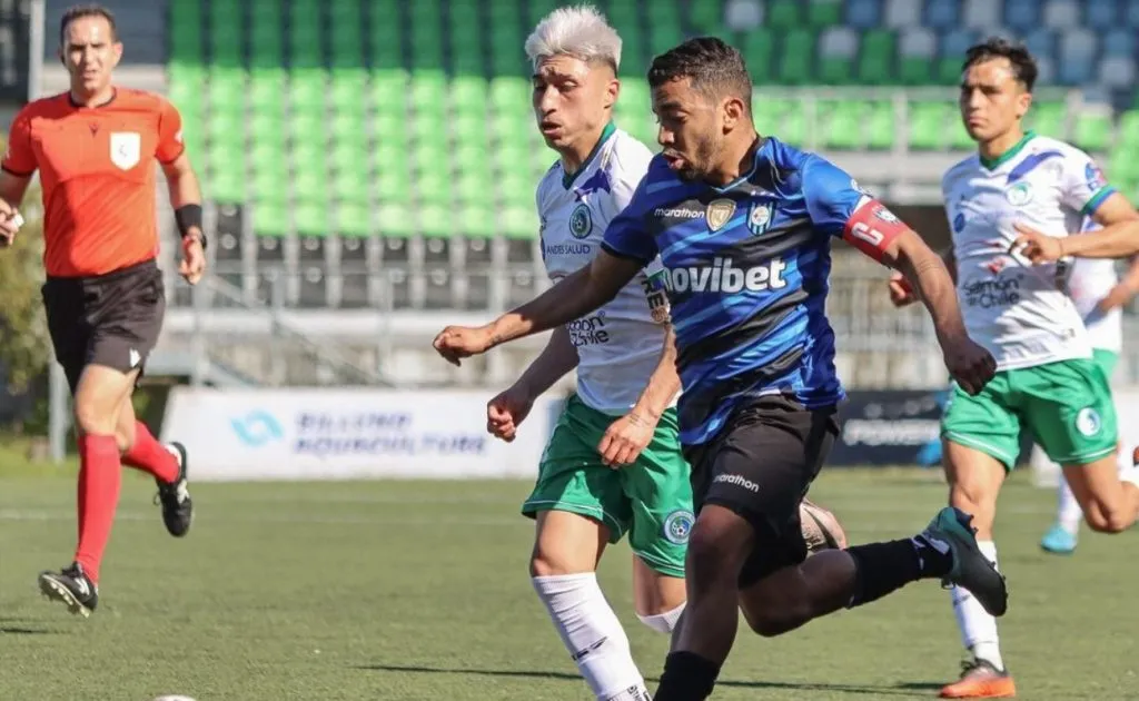 Huachipato sufrió goleada en el Chinquihue. (Foto: Photosport)