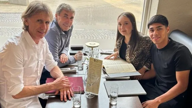 En julio pasado, Gareca se reunió con varios jugadores que militan en el extranjero. Uno con los que conversó fue con Darío Osorio (Archivo)