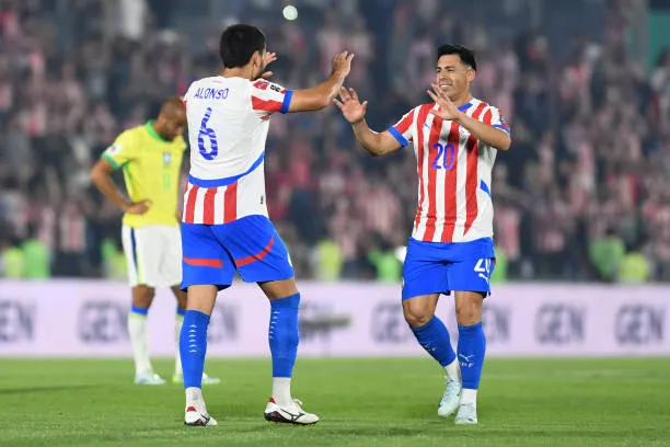 Paraguay dio la idea de cómo jugar ante Brasil, dijo el Mago Valdivia (Getty Images)
