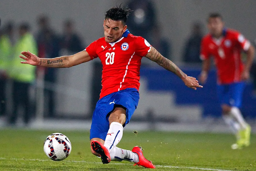 Para Pizarro, Aránguiz fue el más importante de la Generación Dorada | Foto: Photosport