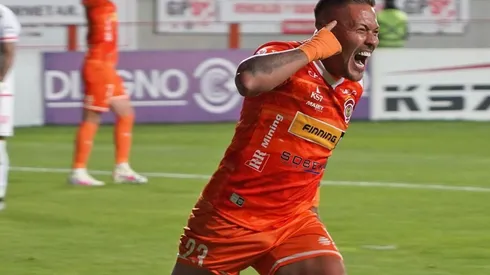 Javier Parraguez se autodedica el triunfo de Cobreloa.