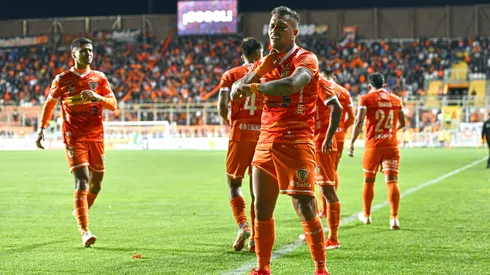 Javier Parraguez marcó dos goles para el triunfo de Cobreloa.